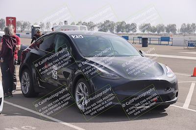 media/Oct-19-2025-Speed Ventures (Sun) [[a6e7fe67be]]/Around the Pits/